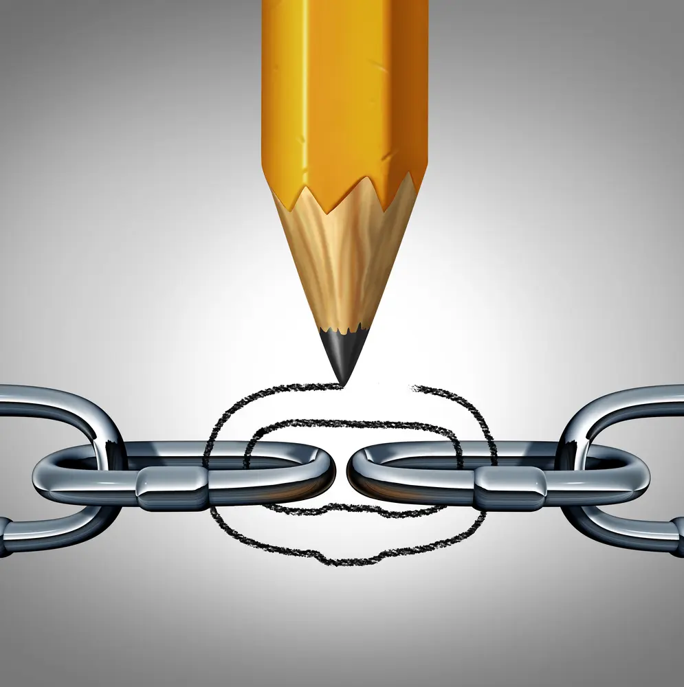 a drawing of a pencil creating a new link between two other links that suggests that there is an advantage to a joint venture